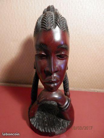 Statuette femme africaine en bois massif