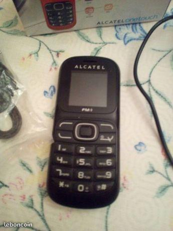 Téléphone portable à touches Alcatel