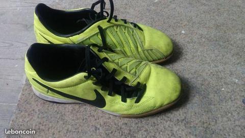 Chaussures de foot nike t40