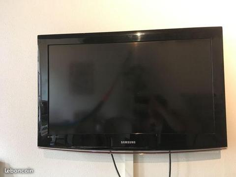 TV LCD Samsung LE32B450C4W 32