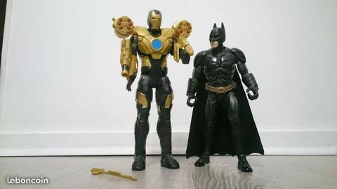Lot de deux figurines Batman et Iron Man