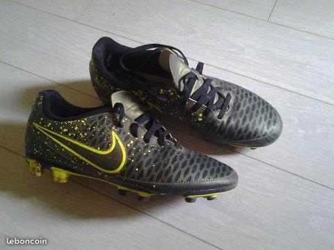 Chaussures de foot Nike 40 (25cm)