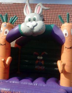 Structures gonflables lapin carotte