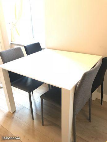 Table + 4 chaises