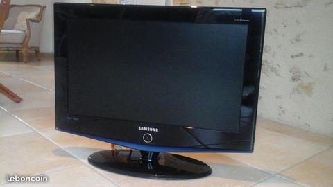 TV SAMSUNG HA 66 cm (26 pouces)