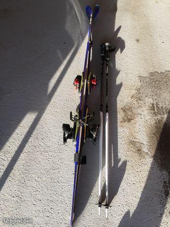 Skis alpins Salomon et bâtons
