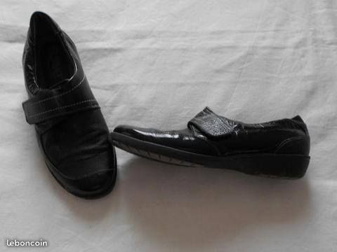 Chaussures cuir noir très souple SUAVE p 40 TBE