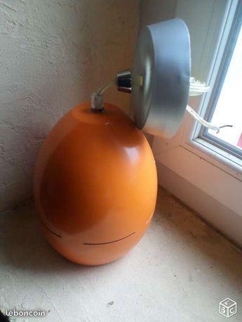 Suspension métallique orange (forme oeuf)