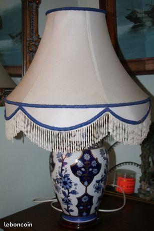 Grande lampe de salon bleue et blanche