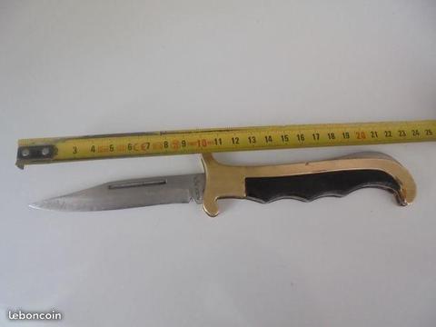 Couteau avec blocage en position ouvert