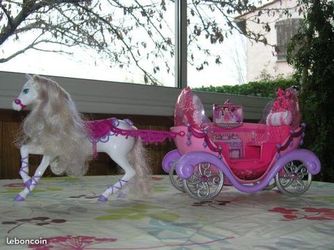 Carosse Barbie et son cheval