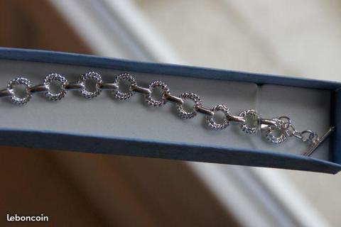 Bracelet en argent neuf