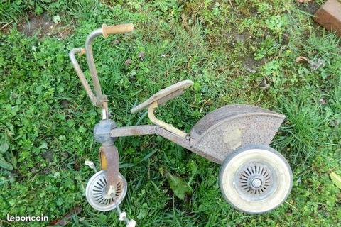 Ancien Tricycle