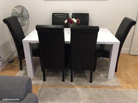 Table à mange avec 6 chaises