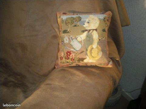 Coussin, Motif L'Ours et Le Jardinier