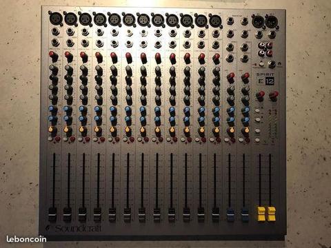 Table de mixage Soundcraft Spirit E12