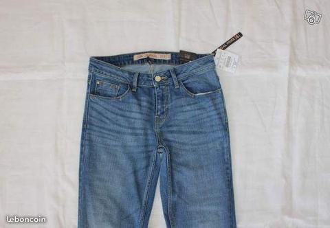 T34 femme : jeans ZARA NEUF avec etiq