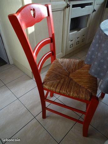 4 CHAISES ROUGES PAILLE style campagne