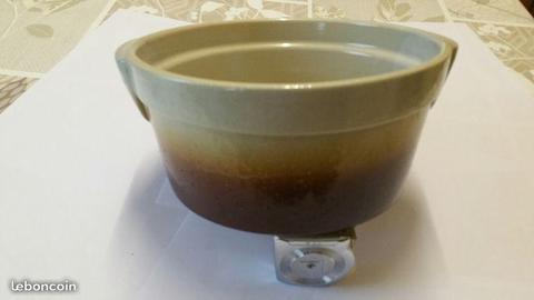 1 plat a soufflé en terre diam.22 et h.11(chan72)