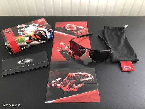 Paire lunette soleil OAKLEY DUCATI CORSE noir NEUF