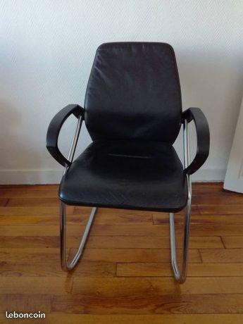 Chaise bureau en cuir forme Cantilever