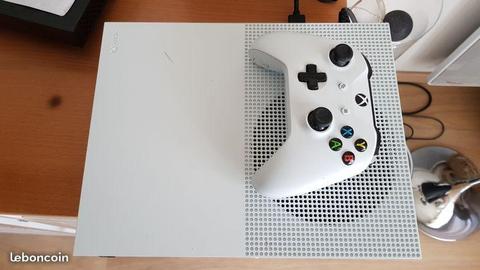 Console Xbox one slim blanche plus jeux