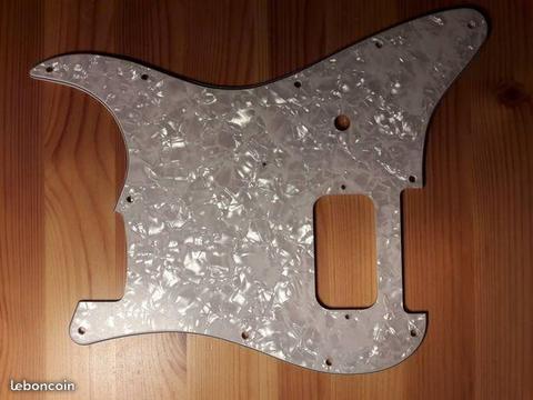 Pickguard Fender Strat Tom Delonge Blink-182