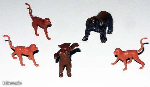 Lot figurines animaux singe bébés et ourson