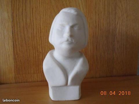 Buste en biscuit de porcelaine d'Honoré de Balzac