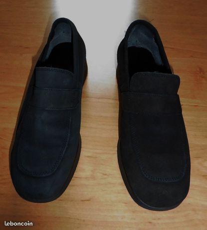 Chaussures en daim noir. Derbies. Pointure 39