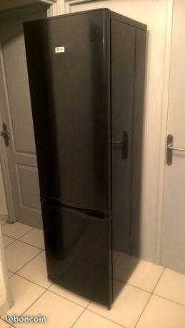 Donne réfrigérateur noir combiné FAR 252 L