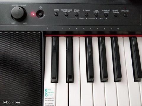 Piano Yamaha NP-11 + support + pupitre [TBE]