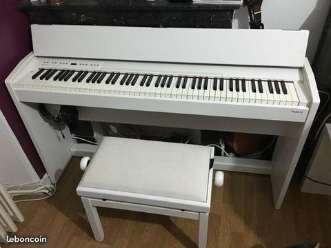 Piano blanc numérique F130-R Roland