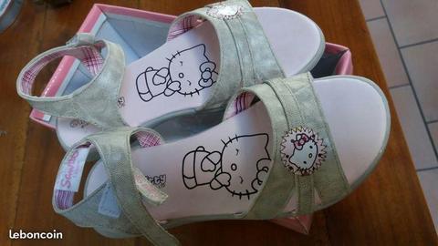 Paire de chaussures Hello Kitty fille pointure 30