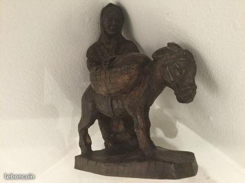 Paysanne avec son âne en bois sculpté 19 ième