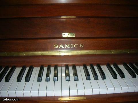 Piano droit SAMICK