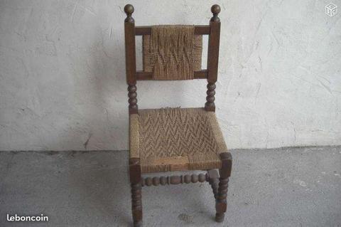 Ancienne petite chaise de style(titzi95)