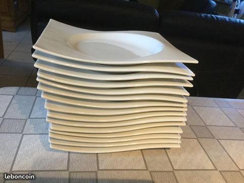 Lot de 15 assiettes en porcelaine NEUVES