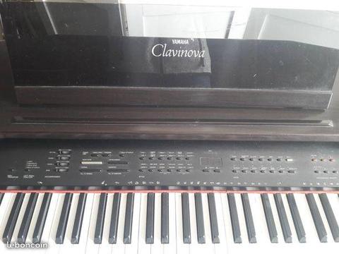 piano Yamaha clavinova