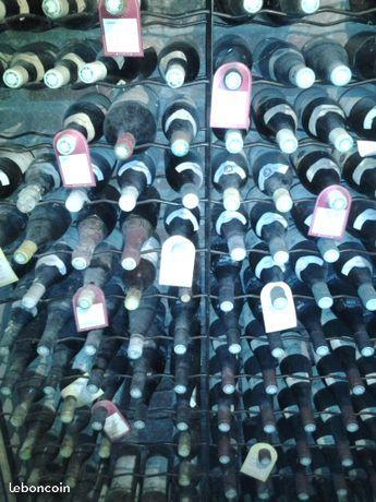 Lot important de bouteilles de vins