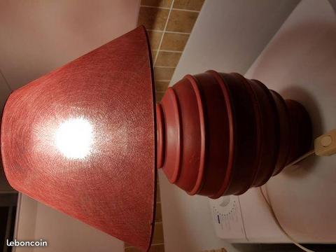 Lampe à poser rouge framboise