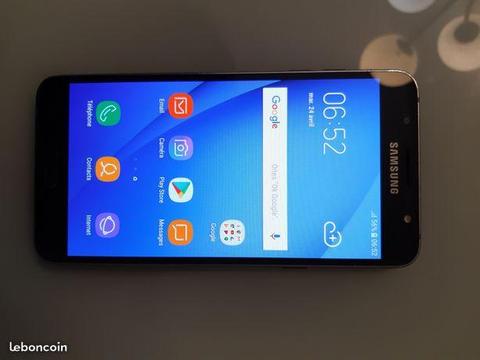 Samsung Galaxy J7 (garantie jusqu'en Oct. 2018)
