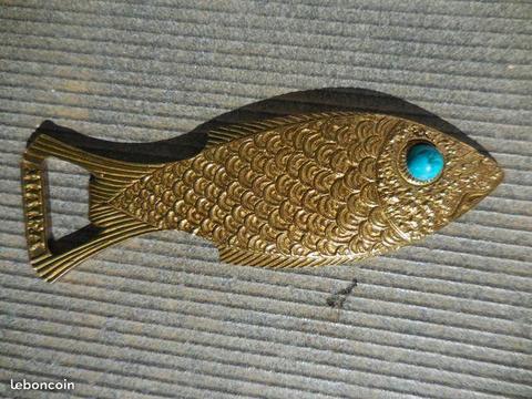 Décapsuleur poisson bronze Israël Haifa Tamar