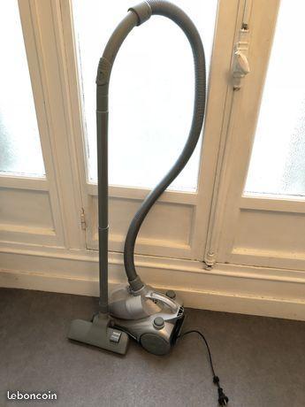 Aspirateur très bon etat