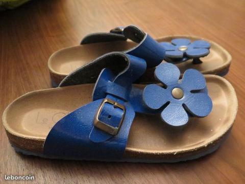 Sandales fleur bleu T34