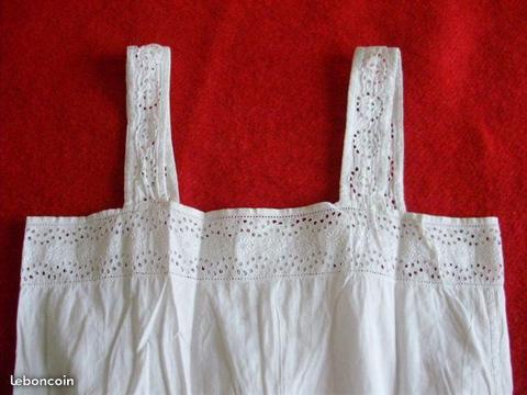 Chemise de nuit ancienne, broderies Richelieu