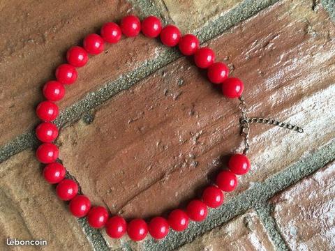 Collier grosse perle rouge