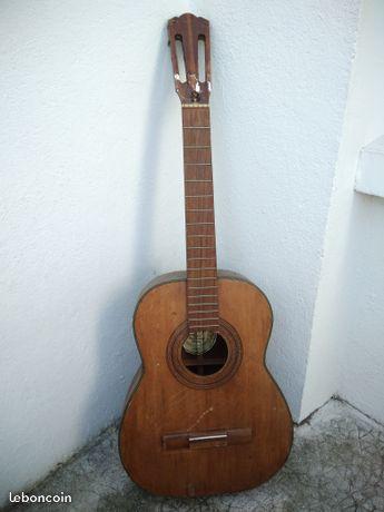 Guitare Landola : modèle inconnu, état déplorable