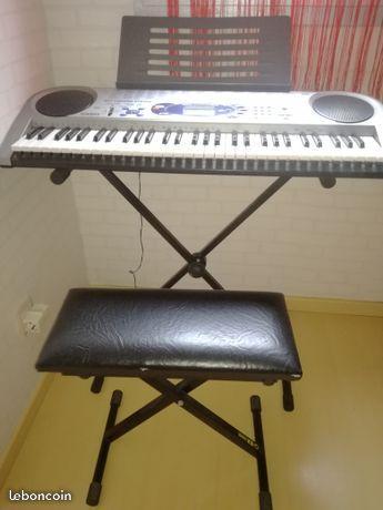 Synthétiseur casio+ support+tabouret