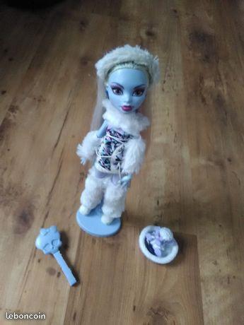 Poupee monster high Abbey bominable